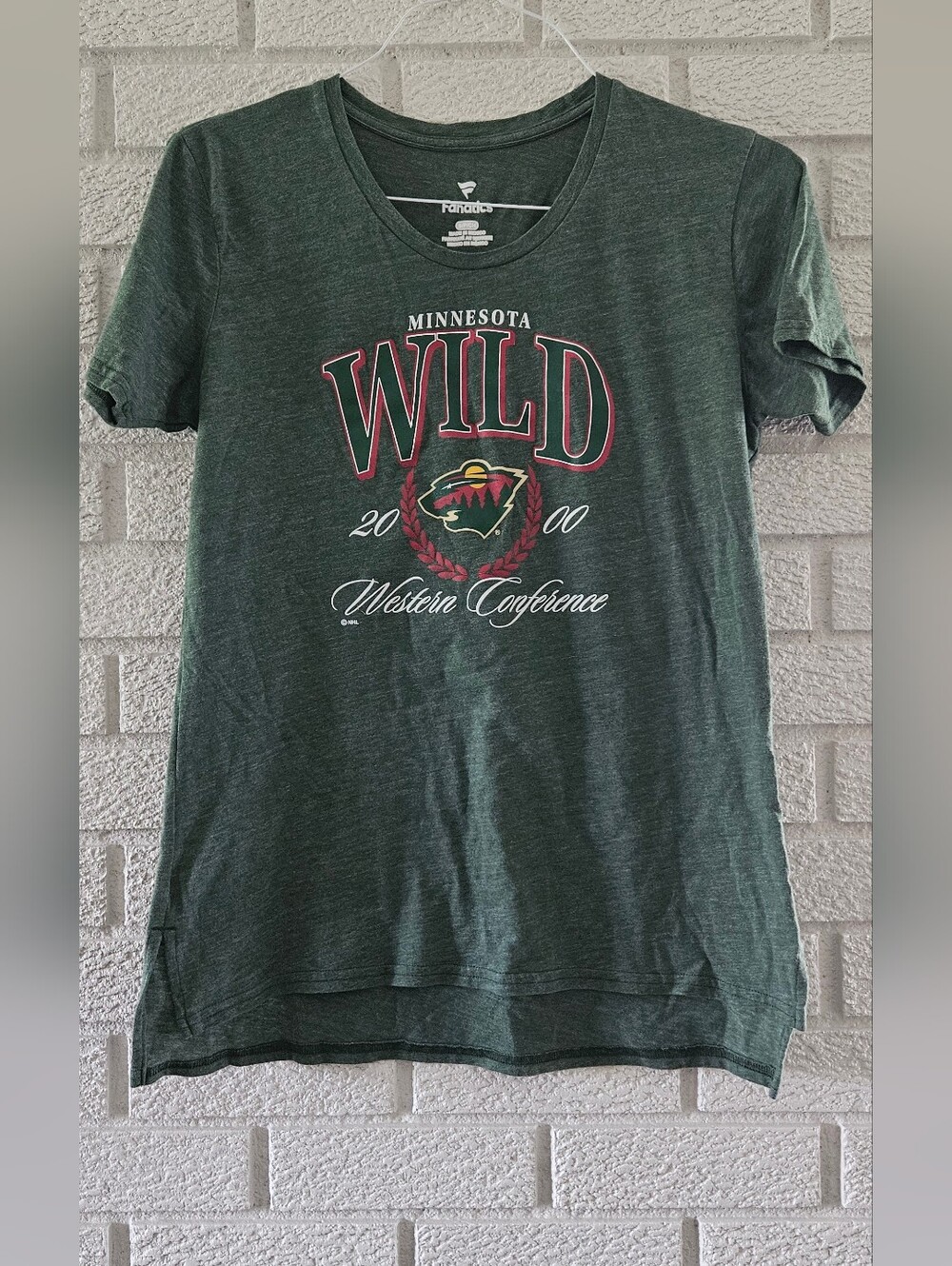 Fanatics Dark Green Minnesota Wild Graphic Tee. Size Small
